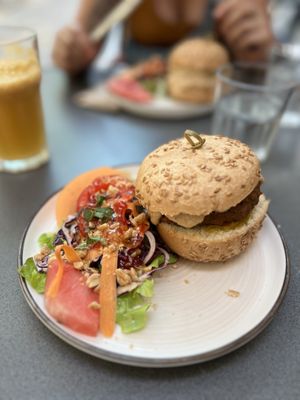 Burger   at Ma Pause Bio in Narbonne