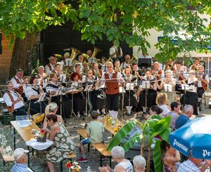 Trachtenkapelle am Tag des Denkmals  at Mühlenstübel in Sasbach