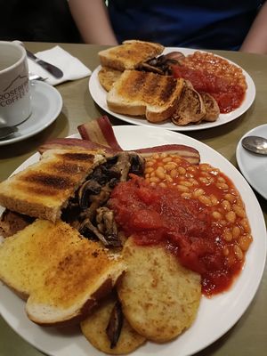 Vegan English breakfast at Lush Coffee in Whitby