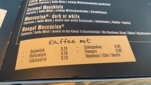 vegan milk options for +0,70 cents at Noah‘s & Zoe‘s Place in Datteln