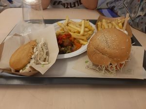 Arepa, burger mel, albóndigas at Burger Mel - La Marina in Tenerife