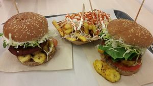 burger brasiliana with avocado and banana at Burger Mel - La Marina in Tenerife