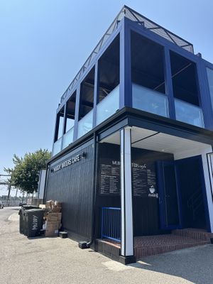 Outsidee  at Muddy Waters Cafe in New London