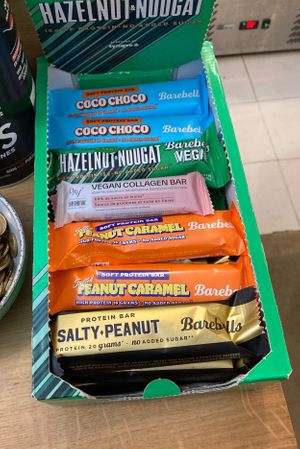 They have some protein bars that are vegan at Devotions Café in Paris