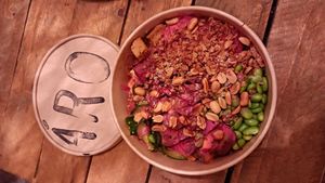 Lemon grass tofu bowl at Áro in Ochtrup