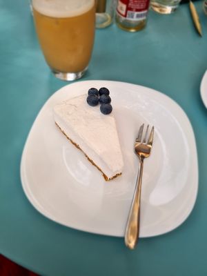 Delicious cheese cake 🎂 🤩 at Fraise Café in Menton