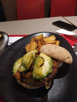 Hamburguesa vegana at VIPS Smart in Segovia