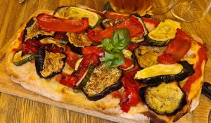 Pinsa vegana at Pivo & Basilico Caffe Restaurant in Prague