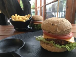 Classic burger  at Burger House 3 Biergarten in Munich