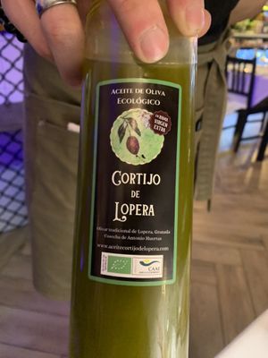 el aceite que usan con el pan #Veganuary at El Refugio in Guadix