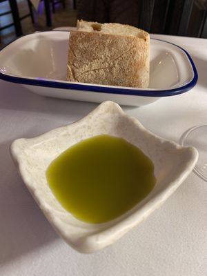 pan y aceite como pica pica #Veganuary at El Refugio in Guadix