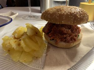 hamburguesa vegana #Veganuary at El Refugio in Guadix