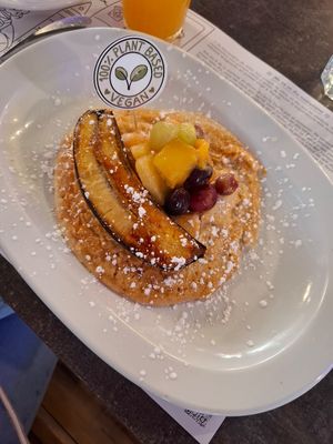 Pancakes Hawai at La Desayunería  in Malaga