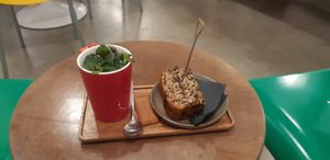 Mint tea and a good chocolat-orange cake at Raket in Antwerpen