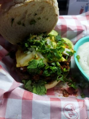 Kemonito burger (medallón + pastor) at El Jardin de Lilith in Mexico City