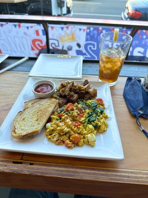  at Junkyard Dog in Los Angeles