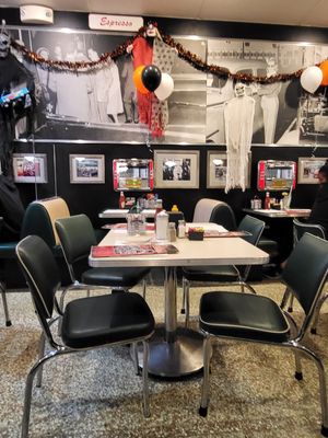 Seating at Mel's Drive-In in San Francisco