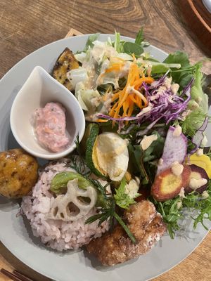 Buddha plate  at Cotonoha  in Kamakura