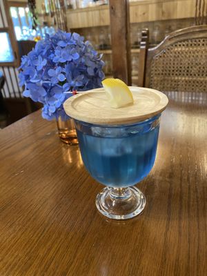 Butterfly pea flower tea  at Cotonoha  in Kamakura