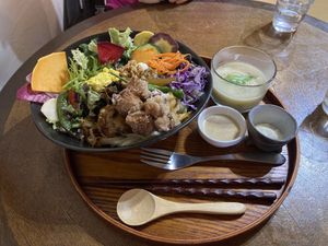 Buddha plate  at Cotonoha  in Kamakura