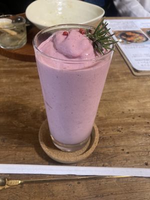 Strawberry soy milk Shake   at Cotonoha  in Kamakura