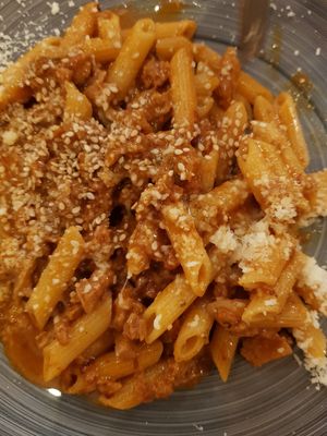 Penne with seitan ragù and sesame seeds at il Giardino - Palatini Terme in Salzano