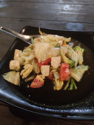 Tofu with veggies at Vegan Vegetarian Food Stall in Luang Prabang