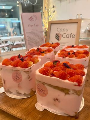 Vegan strawberry shortcake  at Capu Cafe in Mortsel