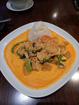 Erdnusscurry mit Tofu und Reis at Hot Mint Asiatische Küche in Oberasbach