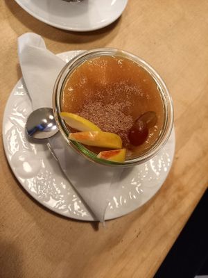 Veganer Kokosmilchreis mit Apfelmus at Café Rudowitz in Wurzburg