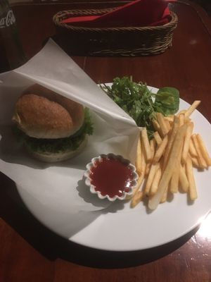 Avocado Burger at Matsuontoko Cafe in Kyoto