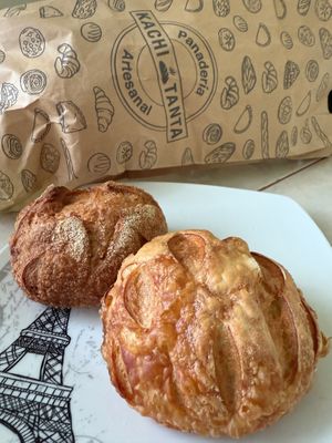 Artisanal vegan rolls  at Kachi Tanta - Galápagos in Puerto Baquerizo Moreno