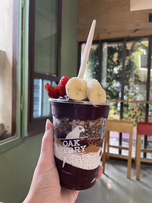 Açai bowl  at Oakberry - Sardenya in Barcelona