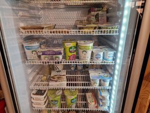 Joghurt at L'Onde Bio in Sanary-sur-mer