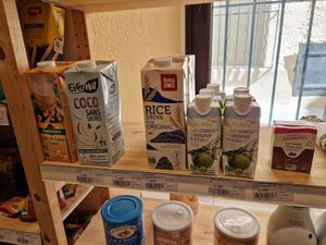 Vegane Milch at L'Onde Bio in Sanary-sur-mer