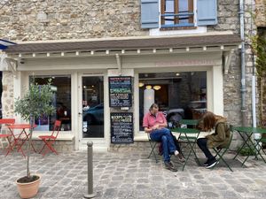 Outside  at BICEPS VEGGIE in Barbizon