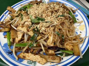 Pad Thaï  at BICEPS VEGGIE in Barbizon