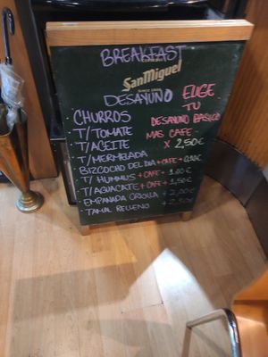 precios desayuno at Los Andenes Vegan - Puerta de Toledo in Madrid