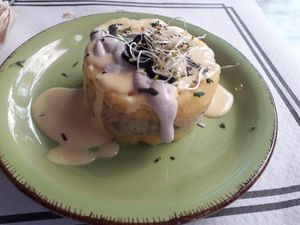 💚 Plato principal buenísimo 💚 at Los Andenes Vegan - Puerta de Toledo in Madrid