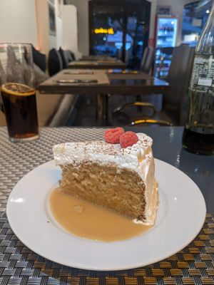 tarta de tres leches at Los Andenes Vegan - Puerta de Toledo in Madrid