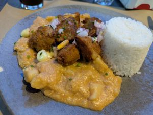 Carapulcra  with crispy soy curls at Los Andenes Vegan - Puerta de Toledo in Madrid