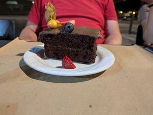 Chocolate cake at Los Andenes Vegan - Puerta de Toledo in Madrid