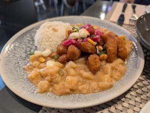 Potato stew with chicharones at Los Andenes Vegan - Puerta de Toledo in Madrid