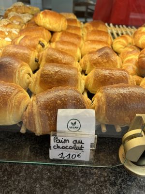 Vegan chocolate croissant   #Veganuary at Boulangerie Jacquin in Nancy