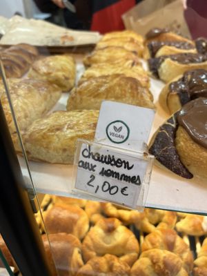 Vegan apple croissant  #Veganuary at Boulangerie Jacquin in Nancy