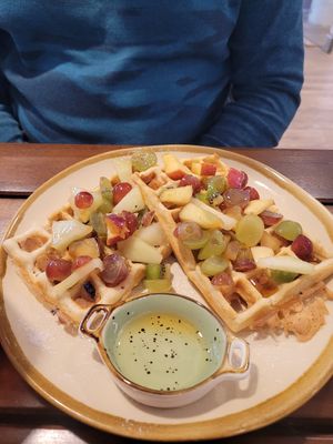 Waffles with Ahornsirup and fruit at Café Senza Limiti in Wurzburg