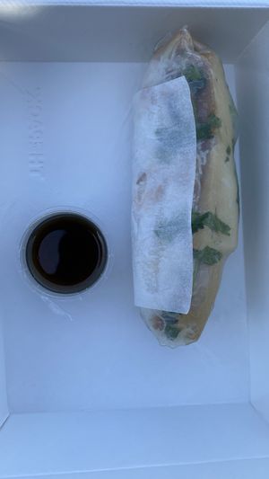   at Knees to Chin in Louvain-la-neuve