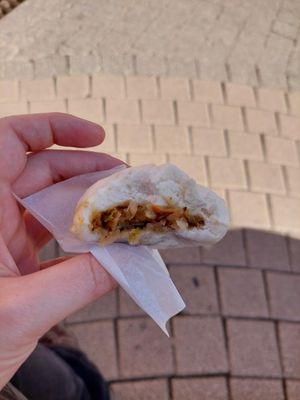  at Knees to Chin in Louvain-la-neuve