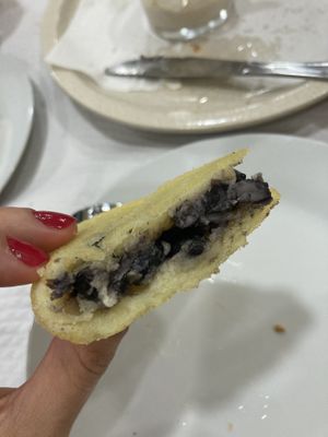 La empanada de frijoles   at Café Montalegre in Braga
