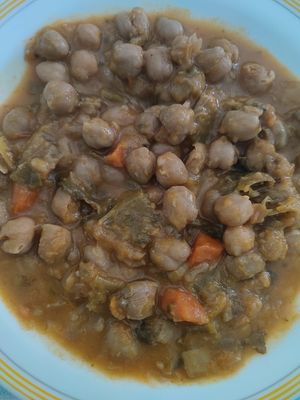 Potaje de garbanzos, alcachofas y calabaza at VEGandVEG Gastroartesanía in Fuenteheridos